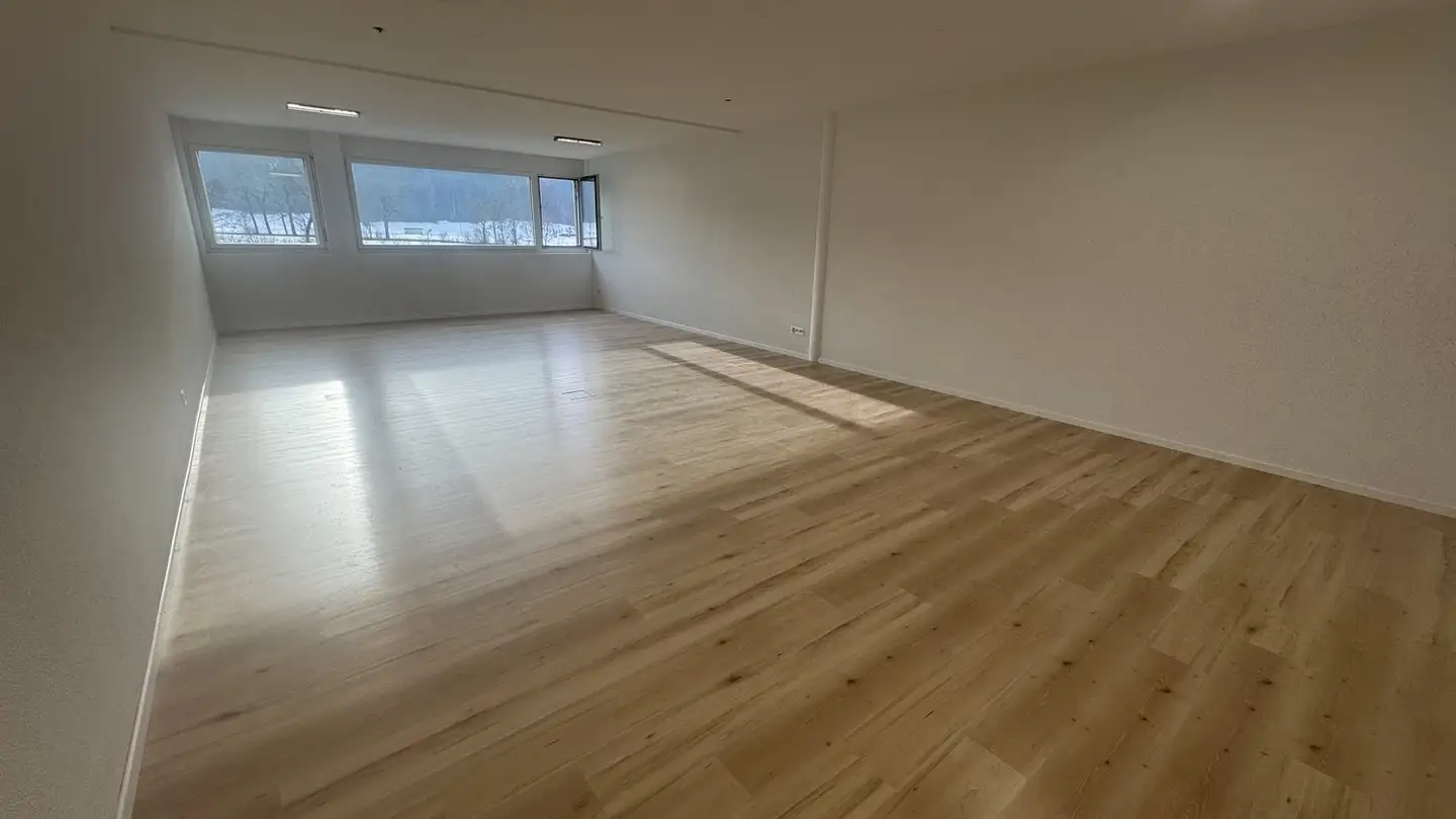 Commercial for rent - Hellbühlerstrasse 38, 6017 Ruswil