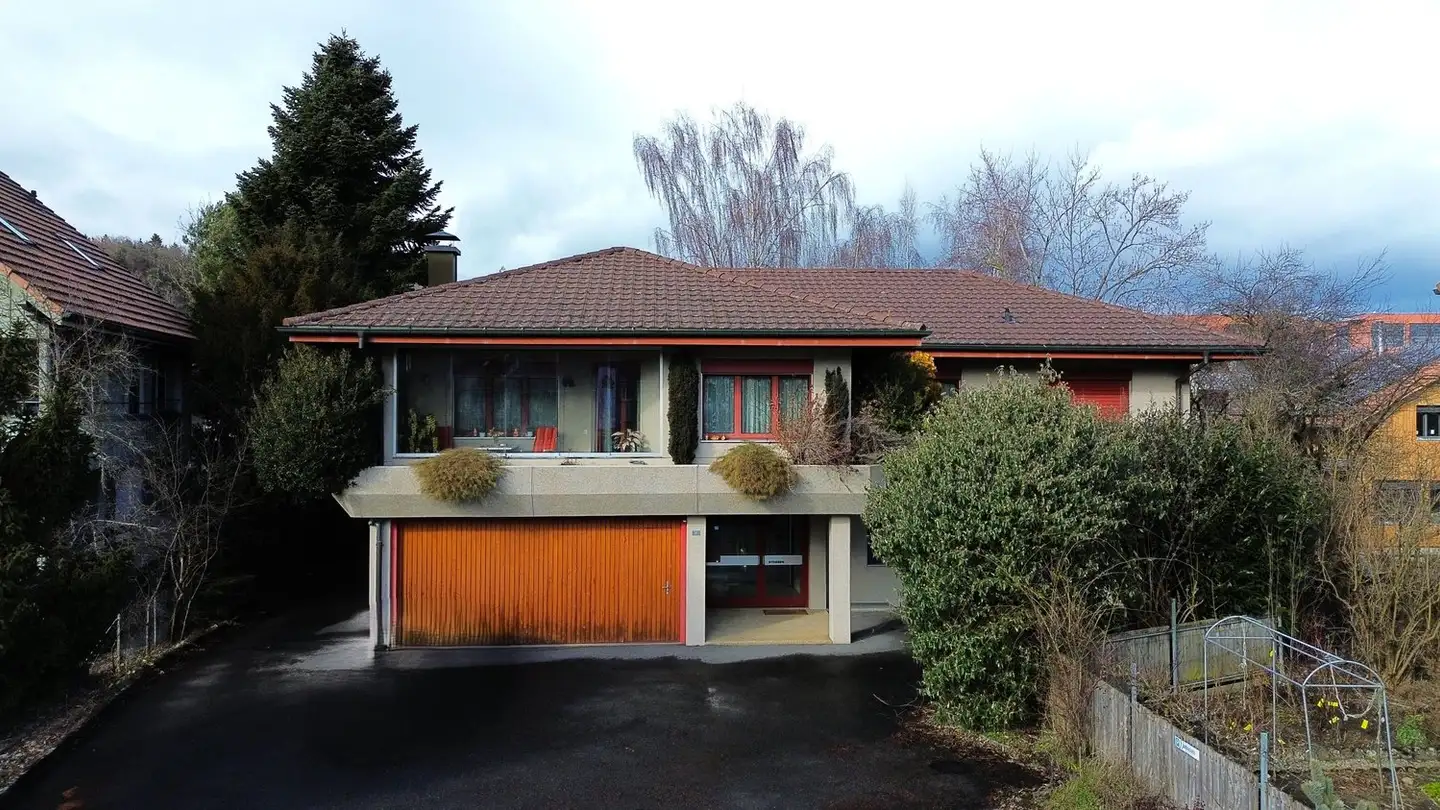 Mischgenutztes Gebäude kaufen - Scheuermattweg 6, 3177 Laupen BE