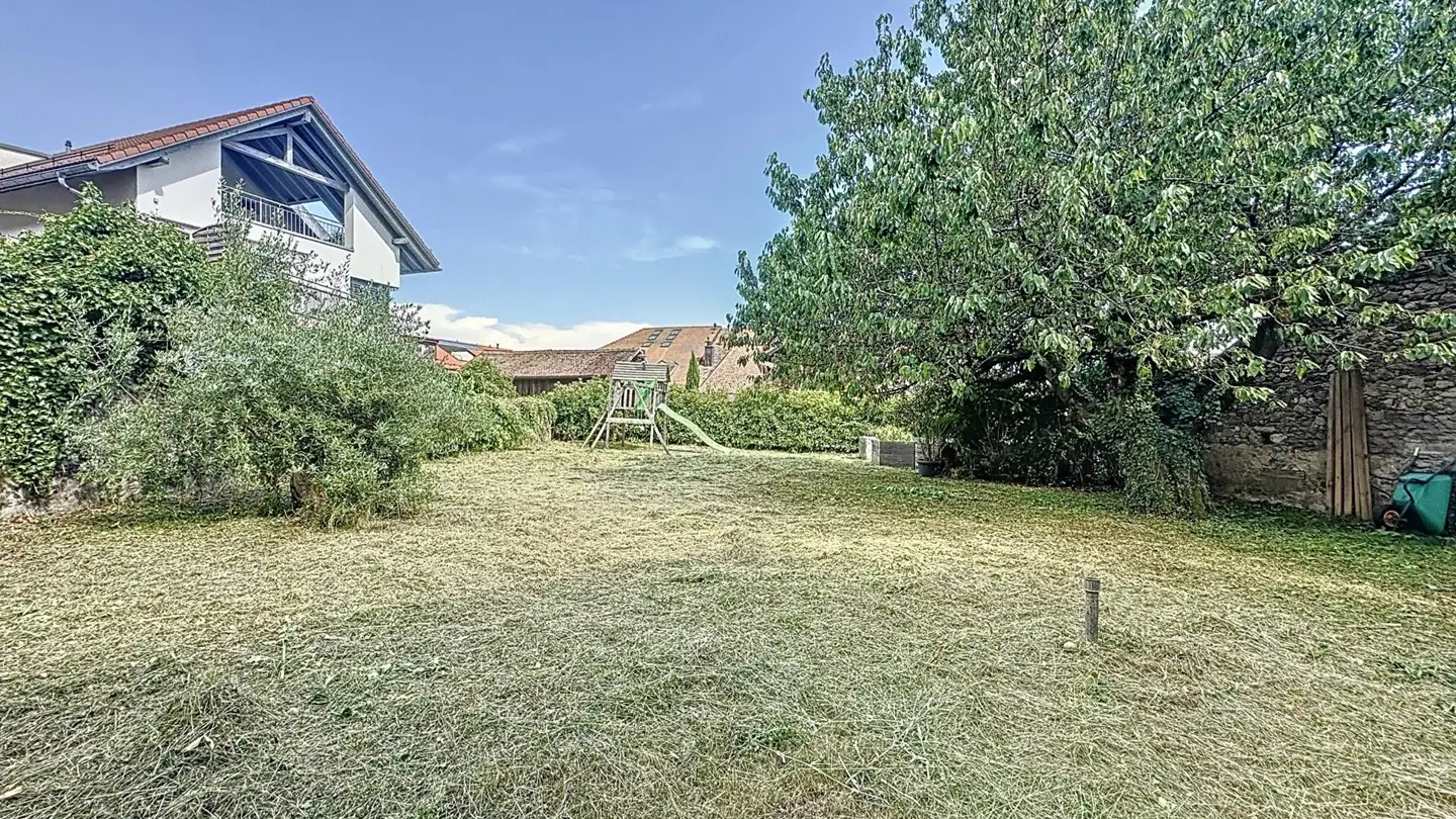 Single house for sale - 1182 Gilly