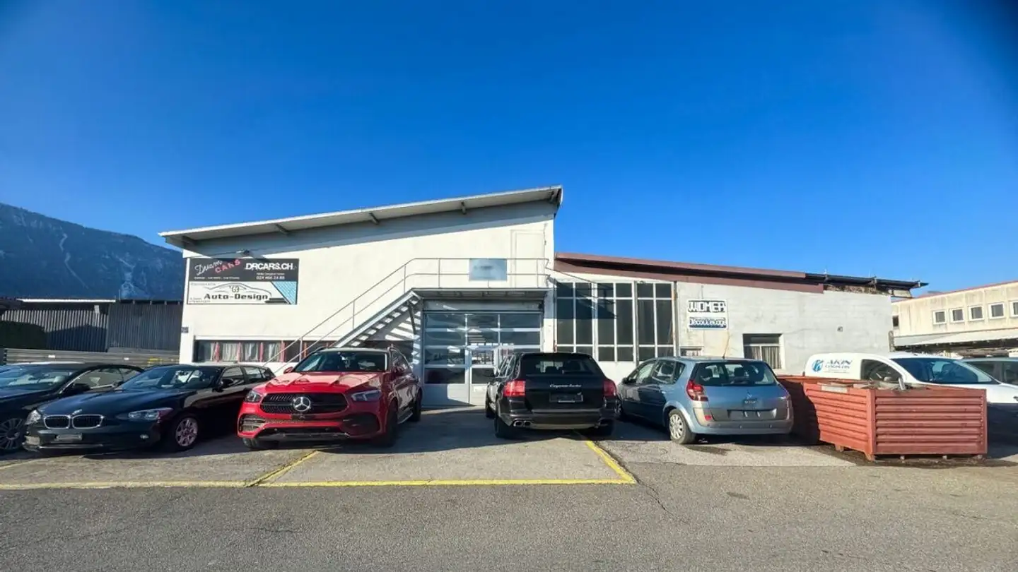 Grand magasin à vendre - Zone Industrielle Bovéry, 1868 Collombey