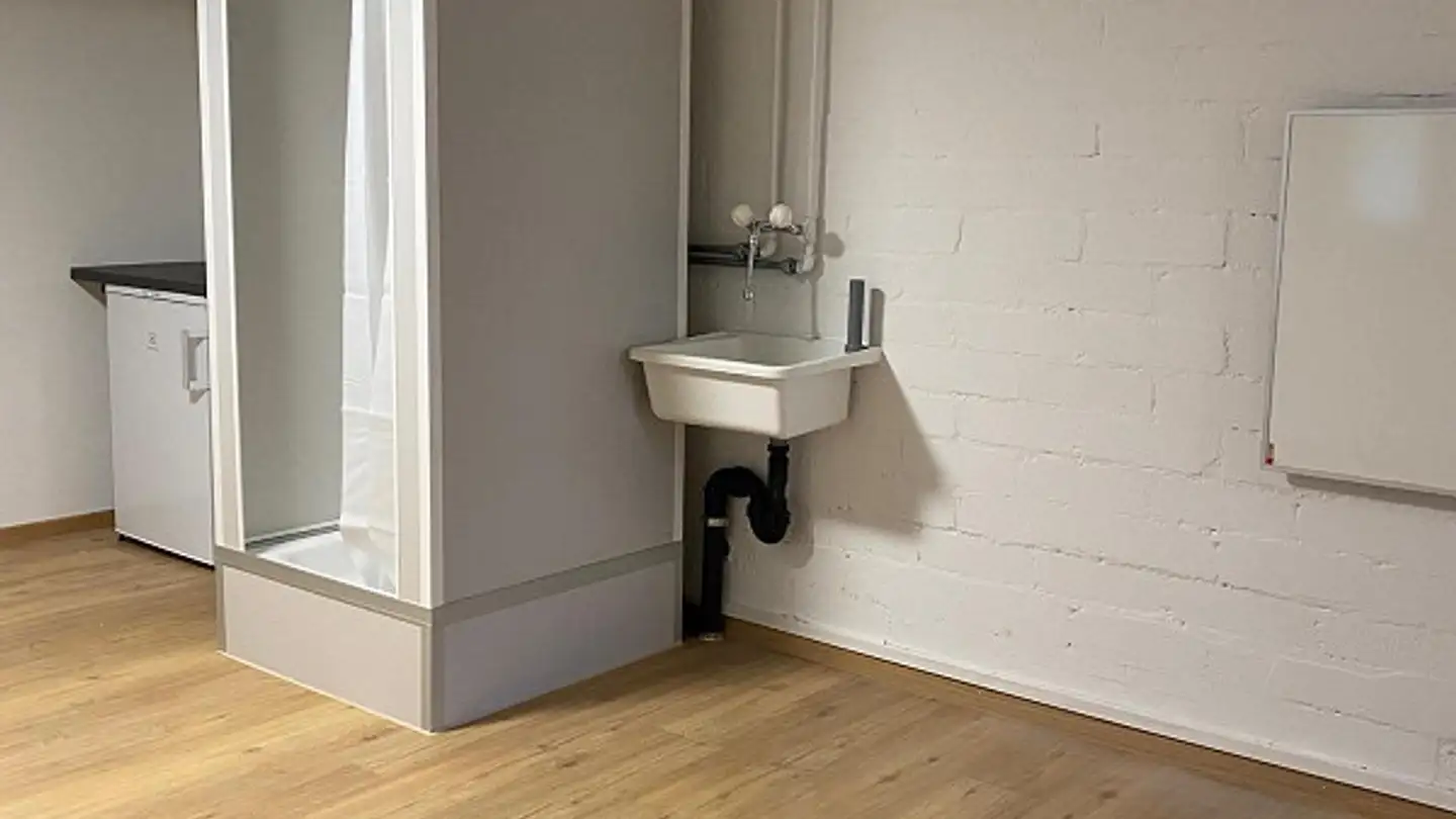 Commerciale in affitto - Mitteldorfstrasse 46, 3072 Ostermundigen - Foto 2