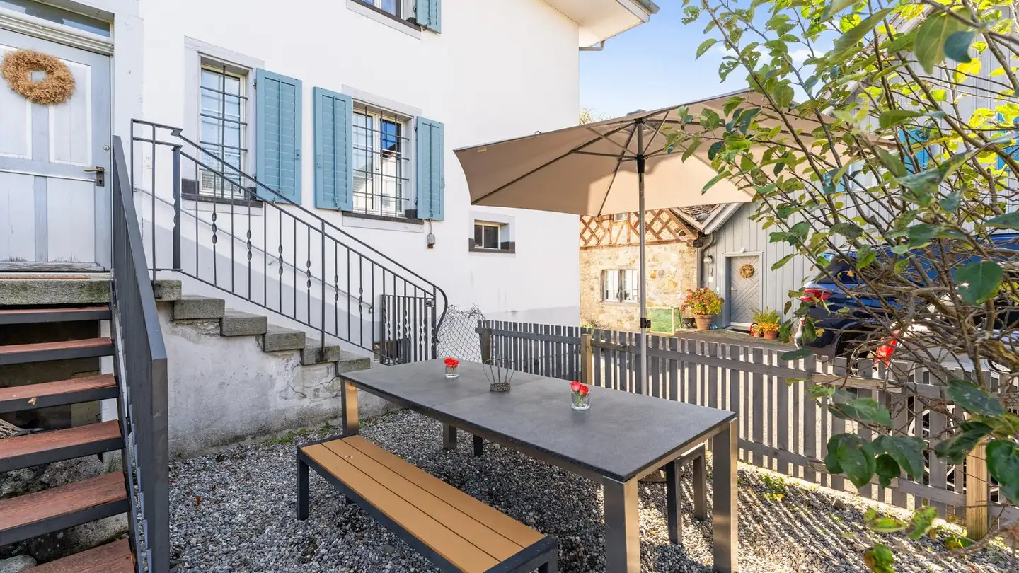 Semi-detached house for sale - 8911 Rifferswil