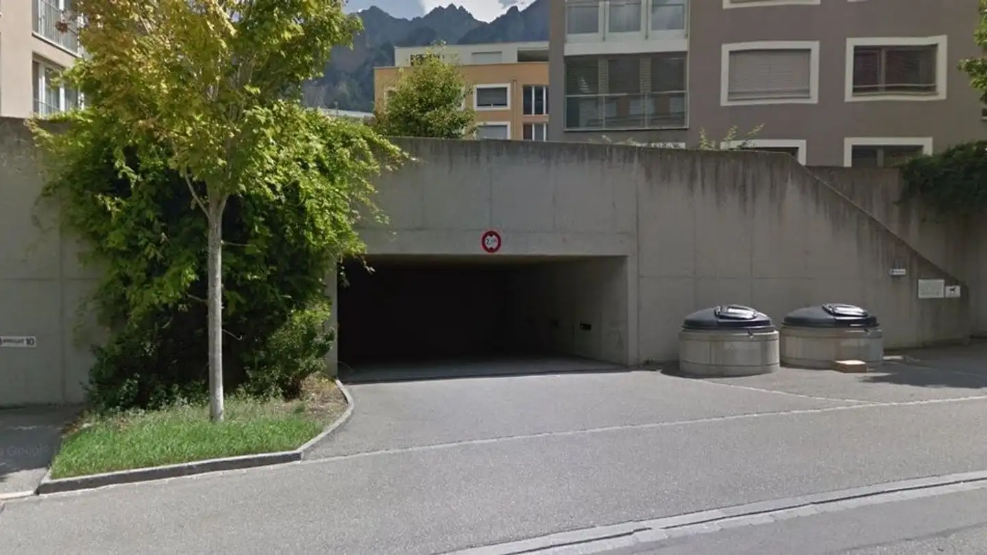 Place de parking extérieure à louer - Masanserstrasse 183, 7000 Chur