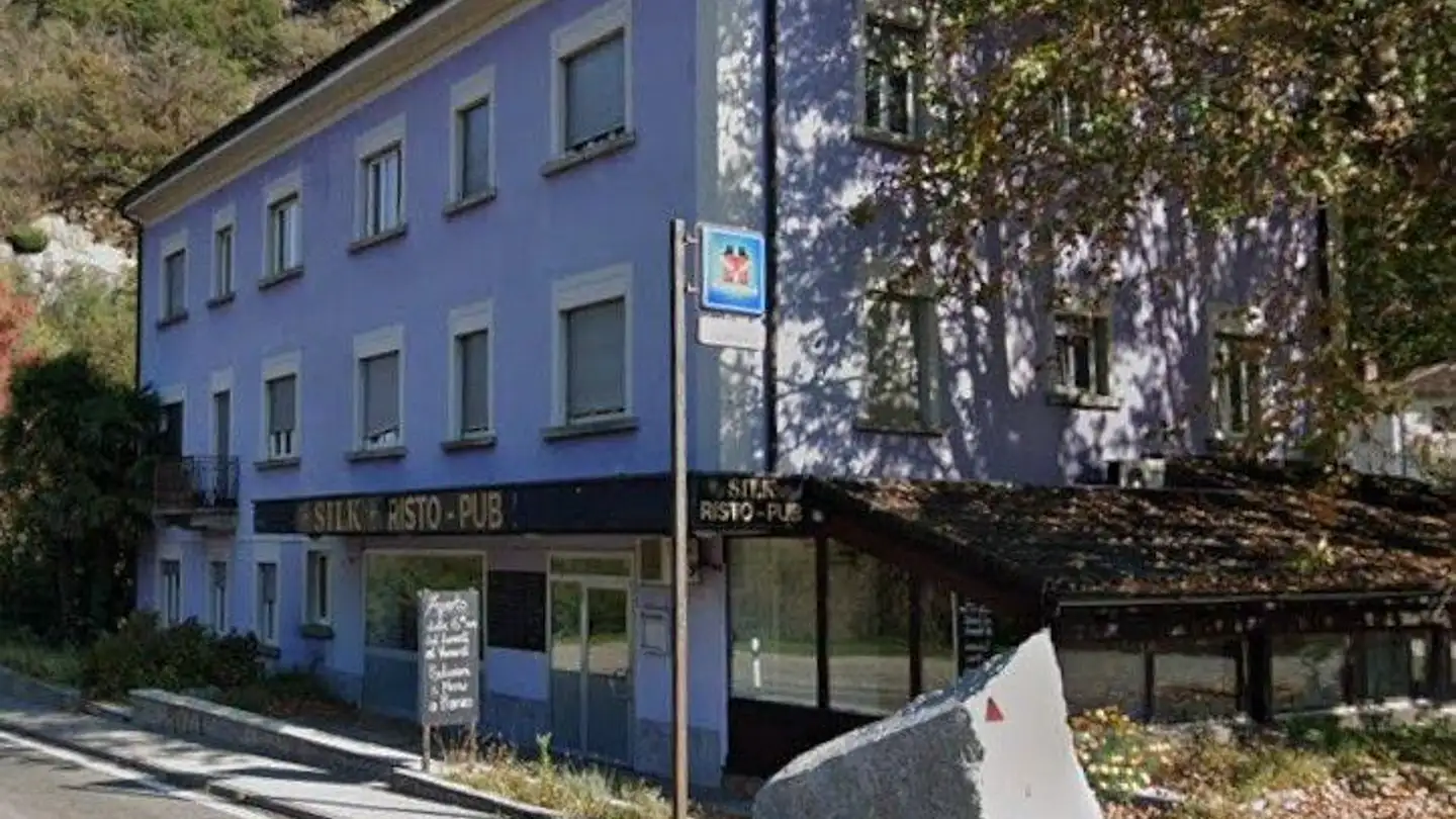 Mischgenutztes Gebäude kaufen - Strada Cantonale, 6702 Claro