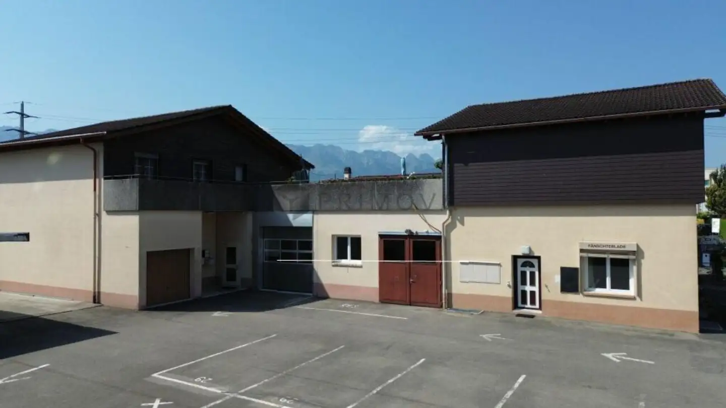 Mixed-use building for sale - 3661 Uetendorf