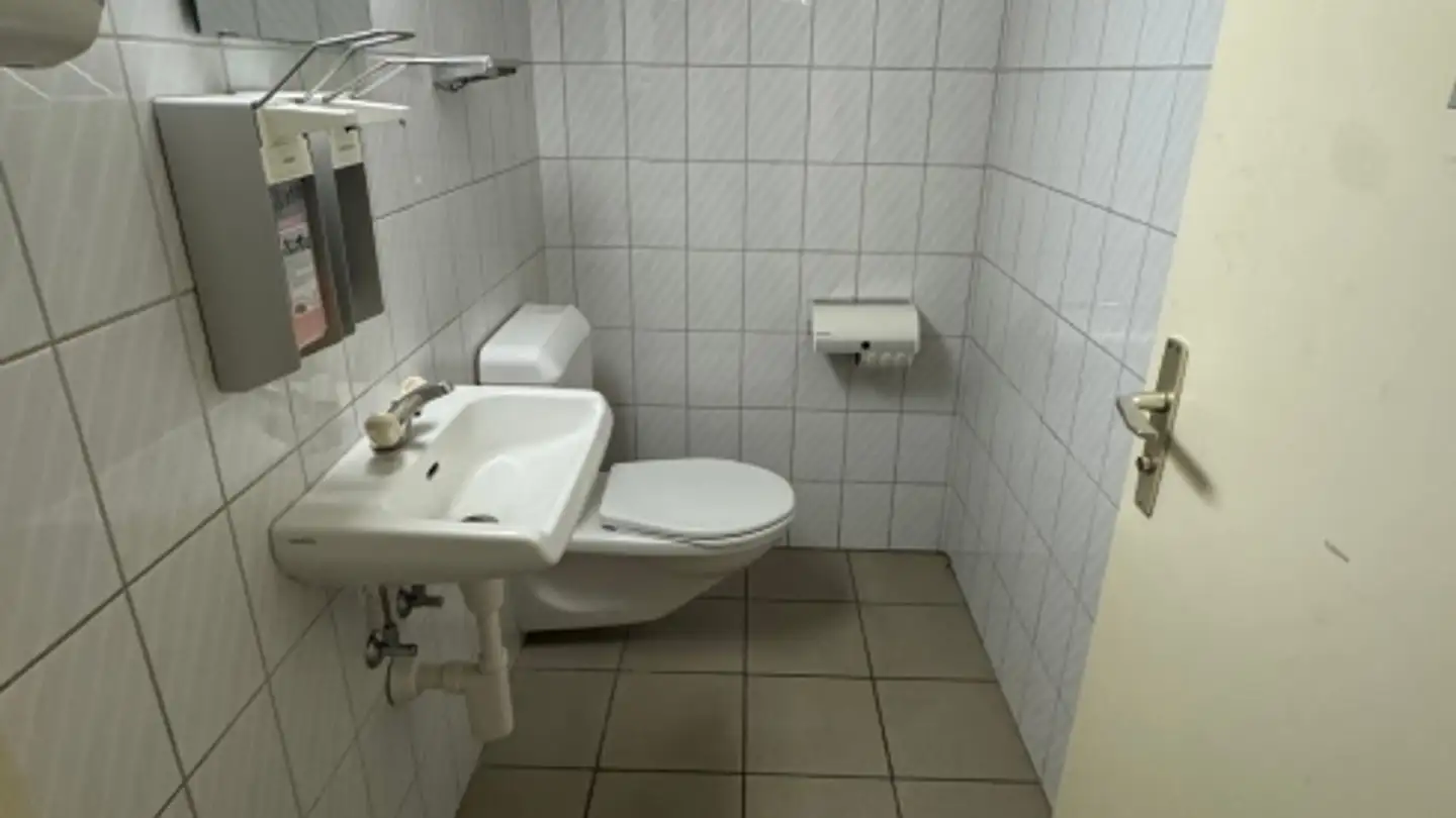 Geschäft mieten - Rue Du 23-Juin 40, 2822 Courroux