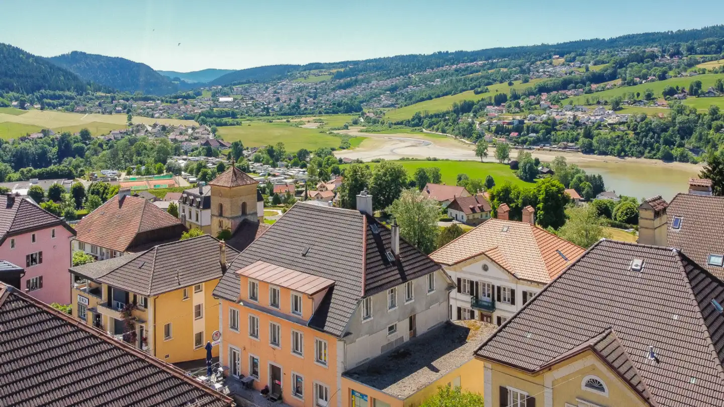 Mixed-use building for sale - 2416 Les Brenets