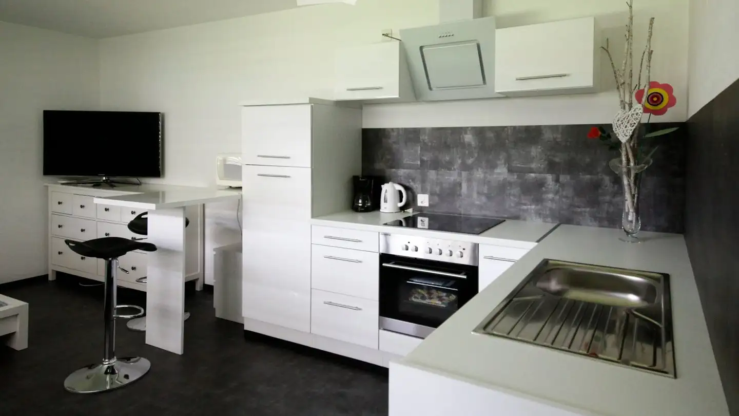 Apartment for rent - Via Riarena, 6516 Cugnasco - Photo 2