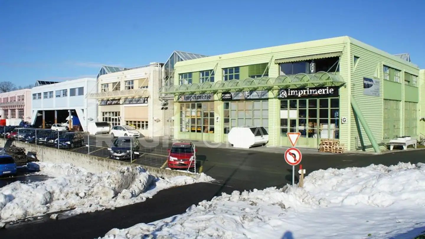 Edificio ad uso misto in affitto - Rue Porte-d'en-Bas 6, 1635 La Tour-de-Trême