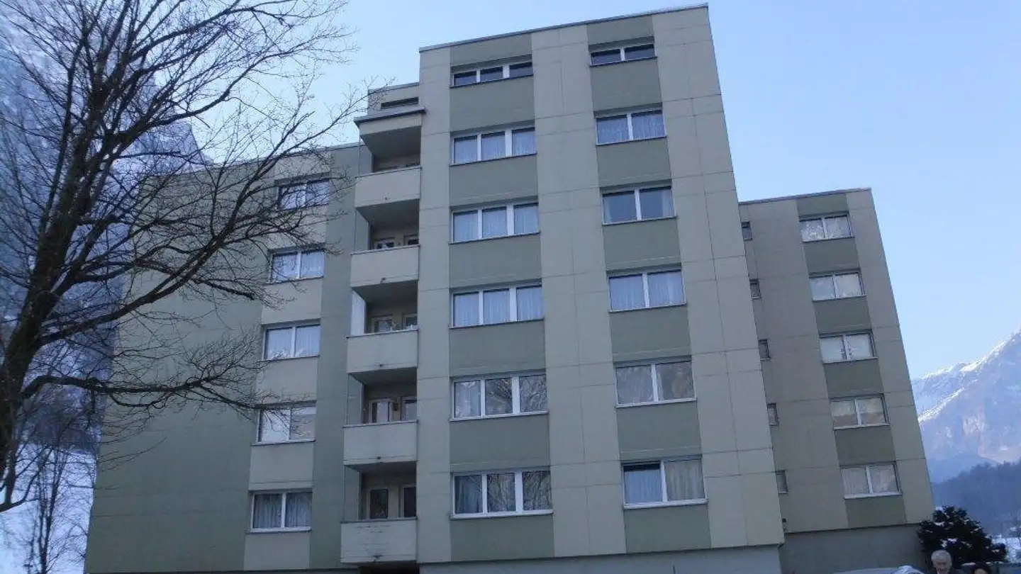 Parkplatz im Freien mieten - Schiltstrasse 32, 8750 Glarus