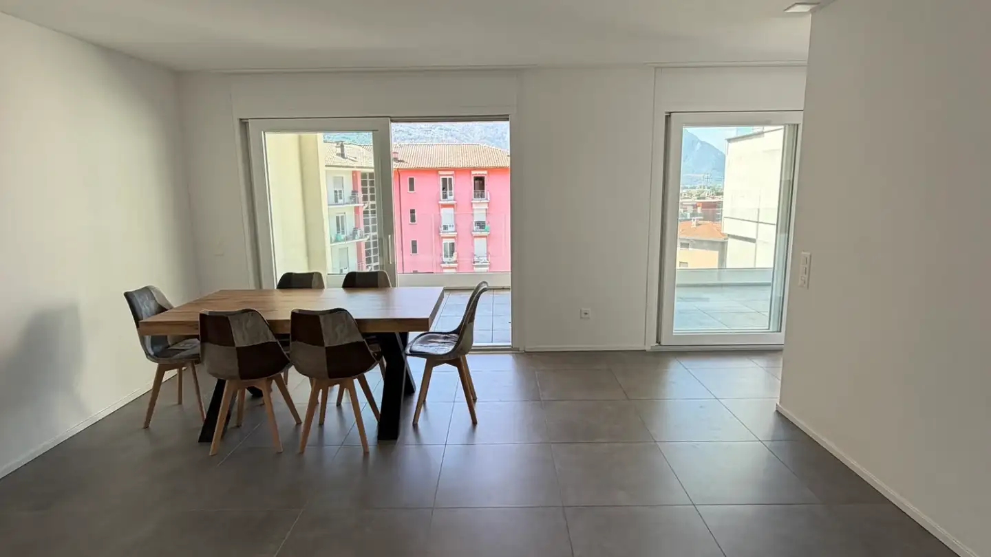 Wohnung mieten - Viale Stazione 22, 6512 Giubiasco - Foto 2