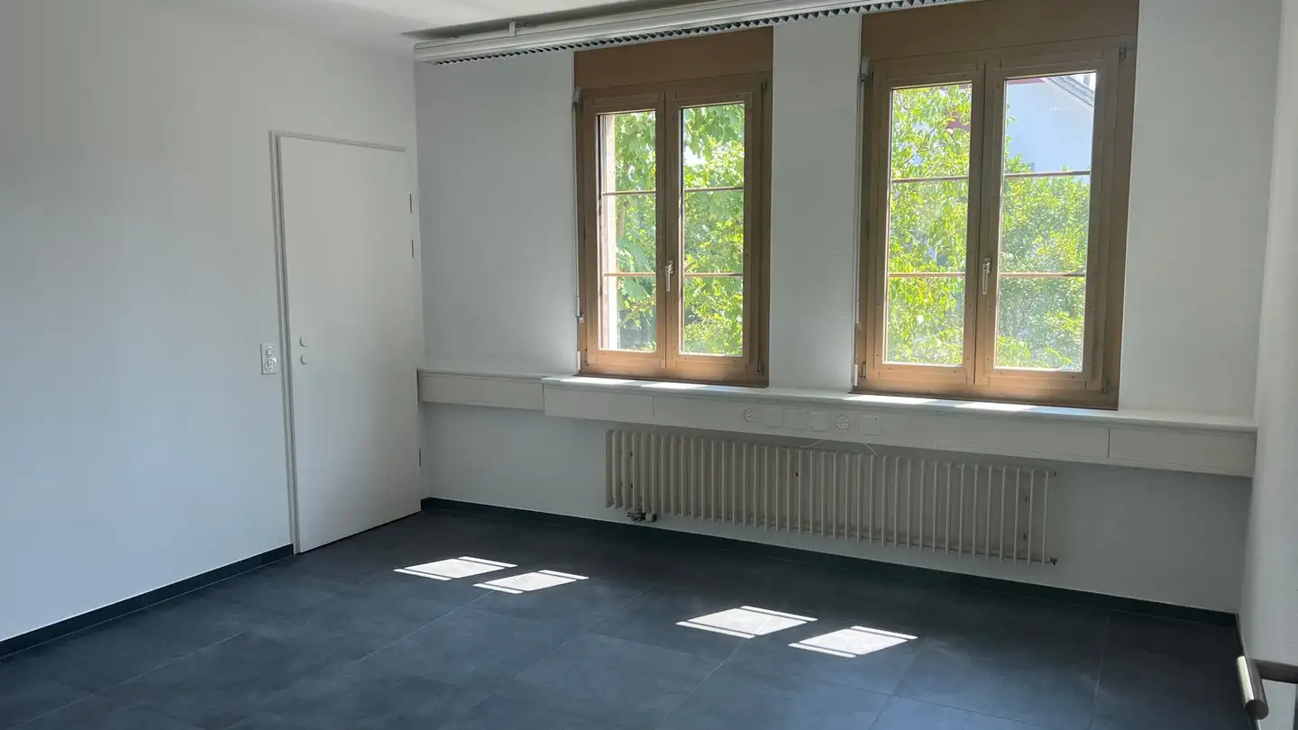 Commerciale in affitto - Bahnhofstrasse 18, 8197 Rafz