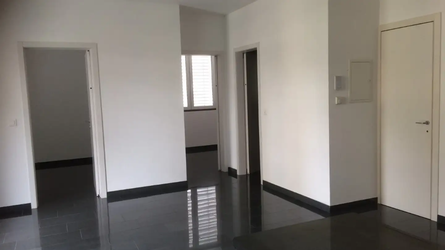 Wohnung mieten - Via Franco Zorzi, 6900 Paradiso - Foto 2