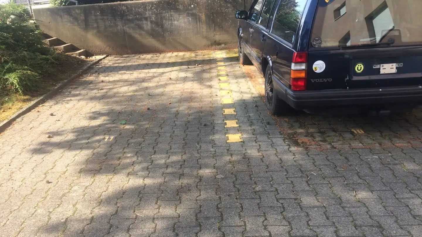 Outdoor parking space for rent - Schönenbachstrasse 14, 4153 Reinach BL