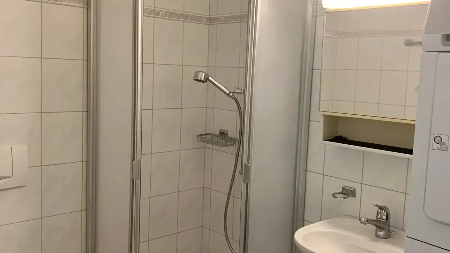 Apartment for rent - Püntenstrasse 40, 8143 Stallikon - Photo 4