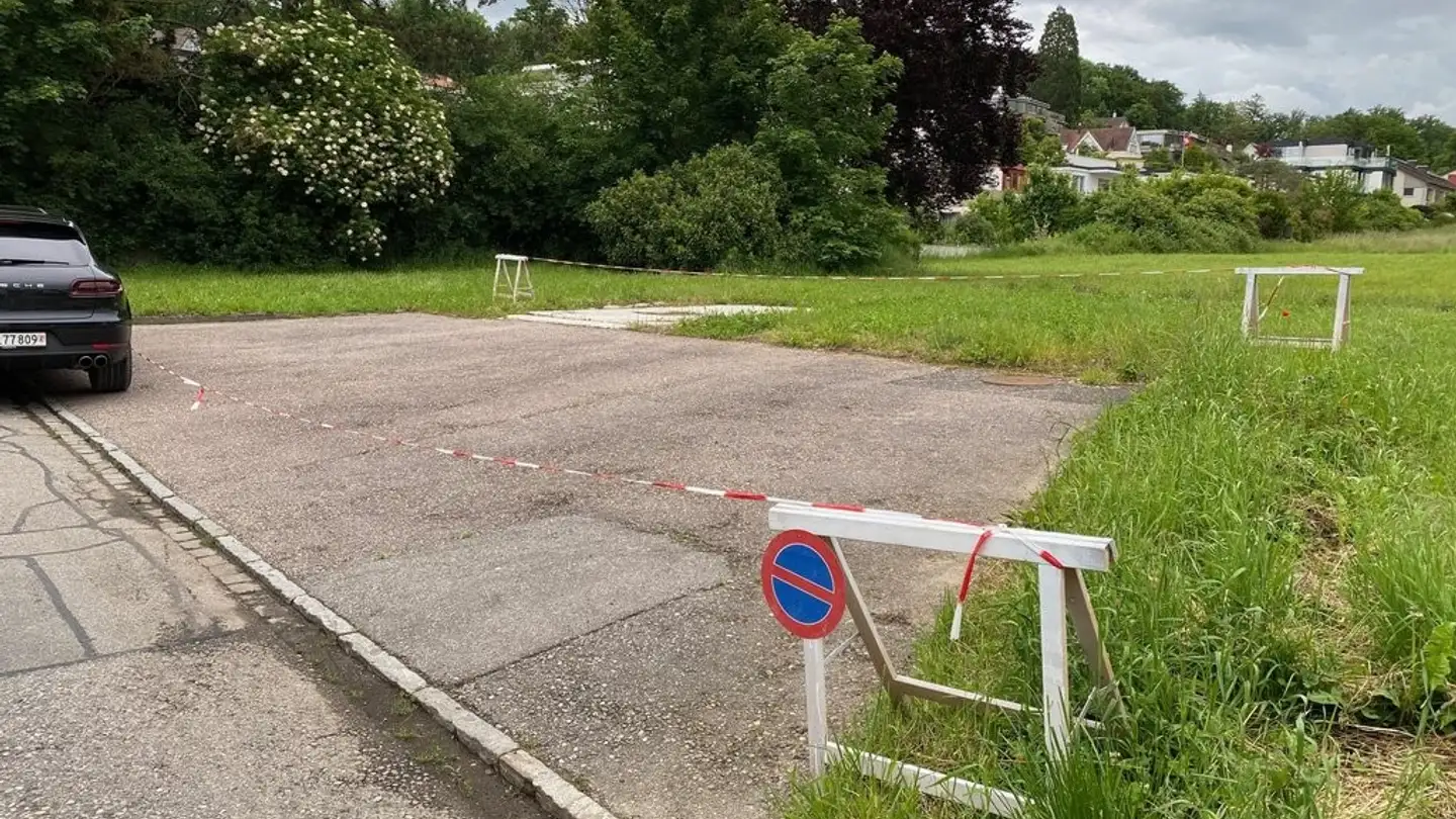 Outdoor parking space for rent - Neubergweg, 4106 Therwil