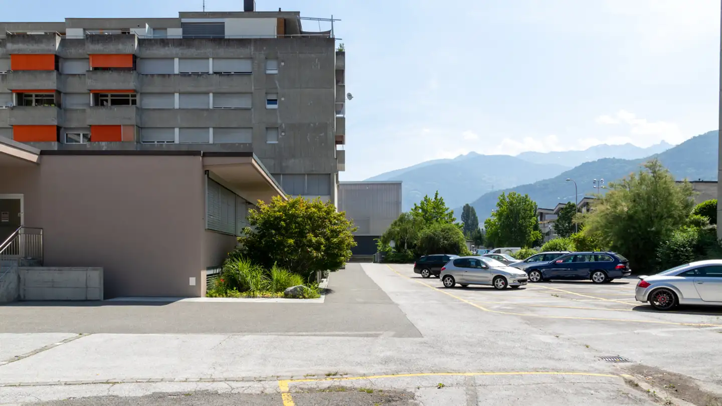 Place de parking extérieure à louer - Avenue De France 63, 1950 Sion - Photo 4