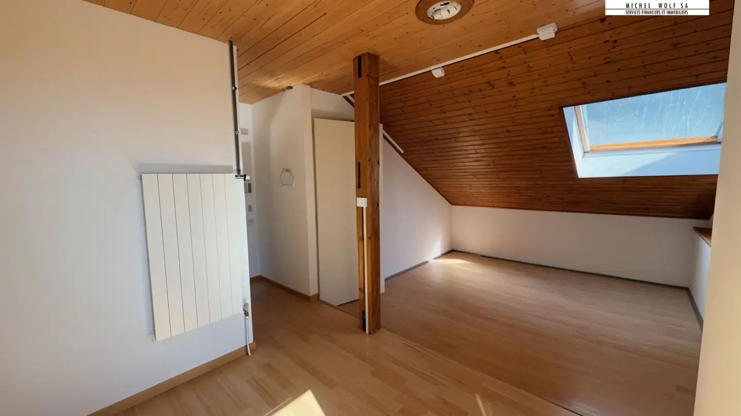 Appartement à louer - Route De Sombacour, 2013 Colombier NE - Photo 4