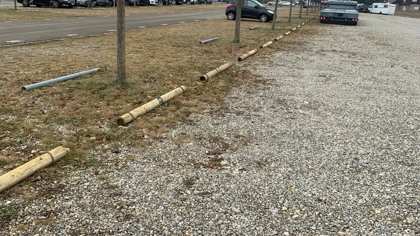 Place de parking extérieure à louer - Schwimmbadstrasse 1, 5210 Windisch - Photo 2