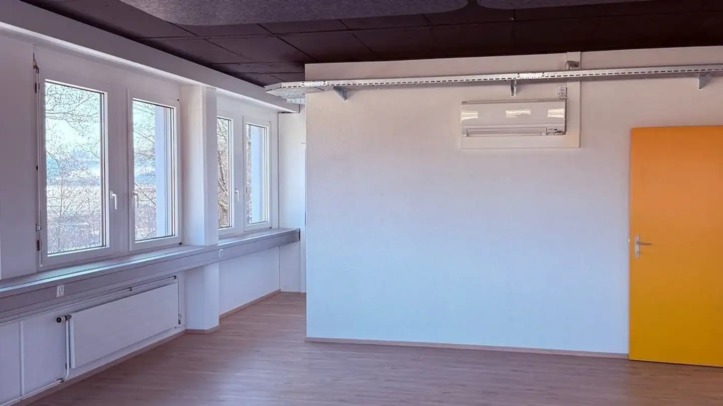 Bureau à louer - Mettlenbachstrasse 29, 8617 Mönchaltorf - Photo 3