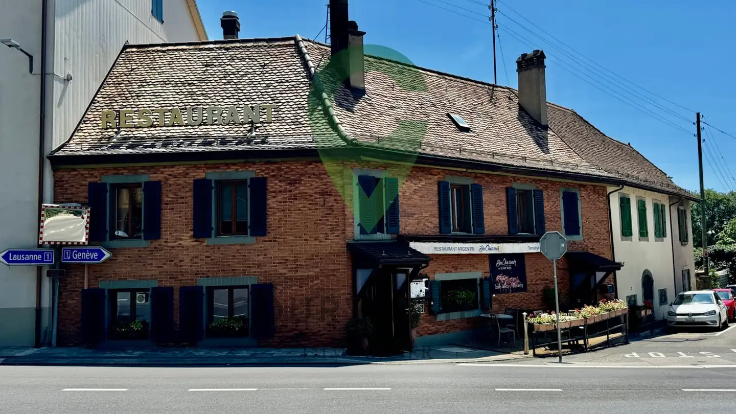 Mixed-use building for sale - 1165 Allaman