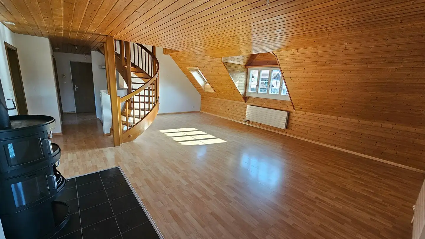 Dachgeschosswohnung mieten - Stadlerstrasse 13, 8182 Hochfelden