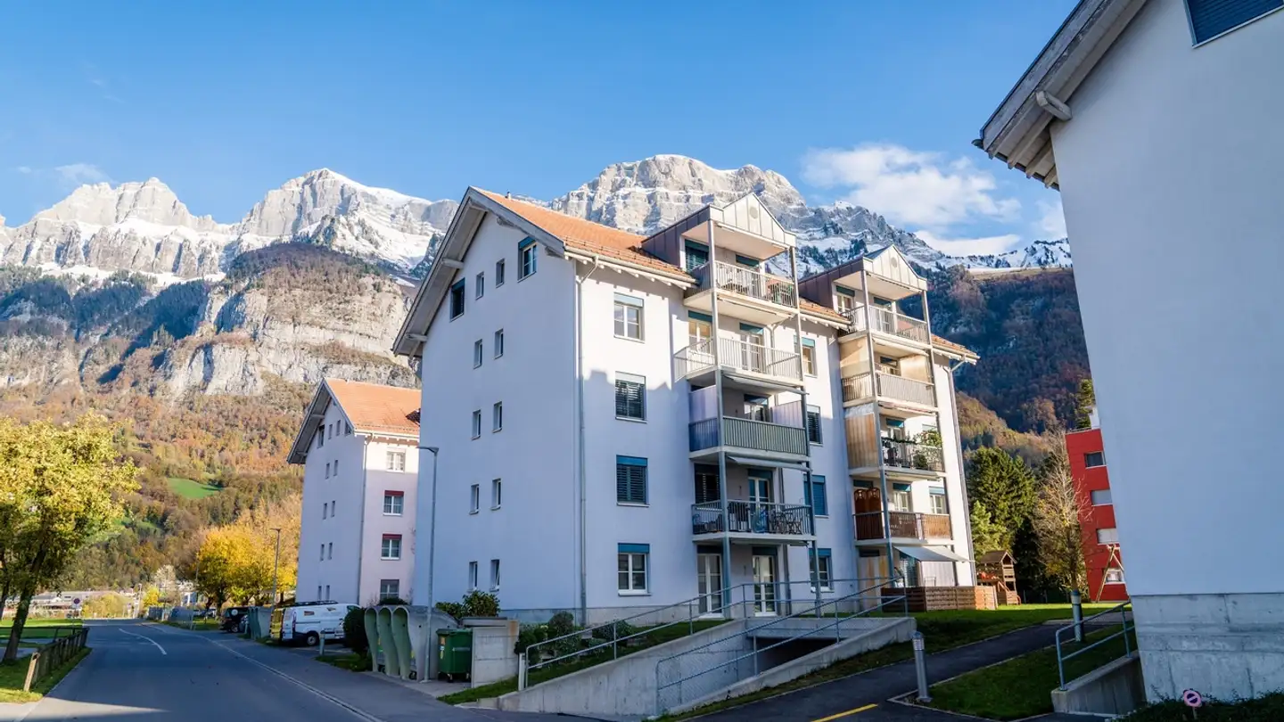 Underground parking space for rent - 8880 Walenstadt