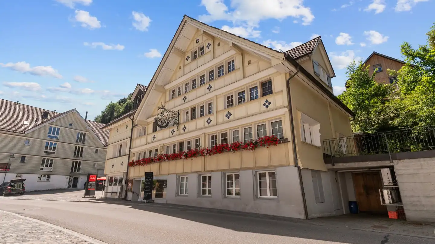Mixed-use building for sale - Dorfstrasse 28, 9125 Brunnadern