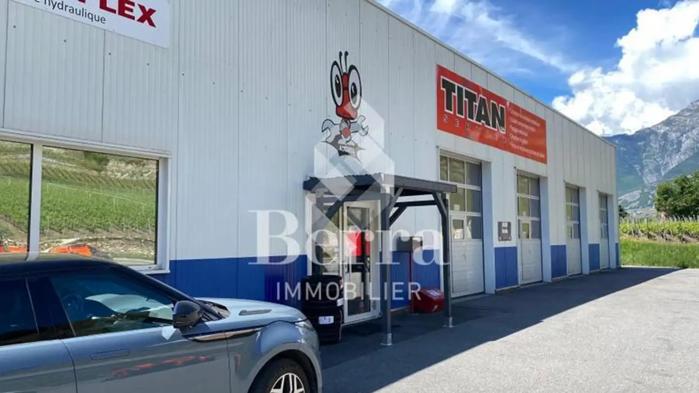 Mixed-use building for sale - 1950 Sion