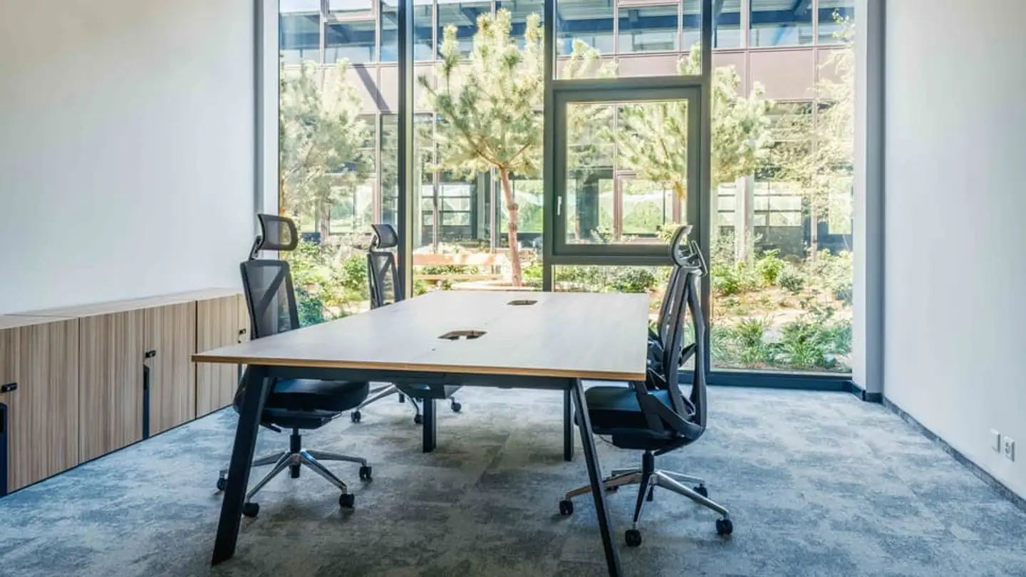 Commercial à louer - Chemin De Préveyres, 1131 Tolochenaz