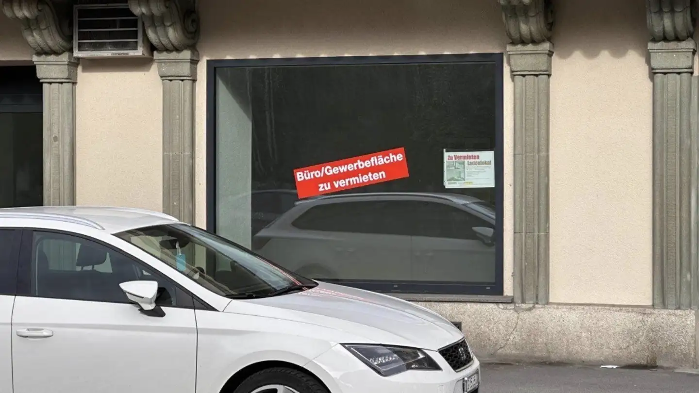 Commercial à louer - Centralstrasse 72, 2540 Grenchen - Photo 2