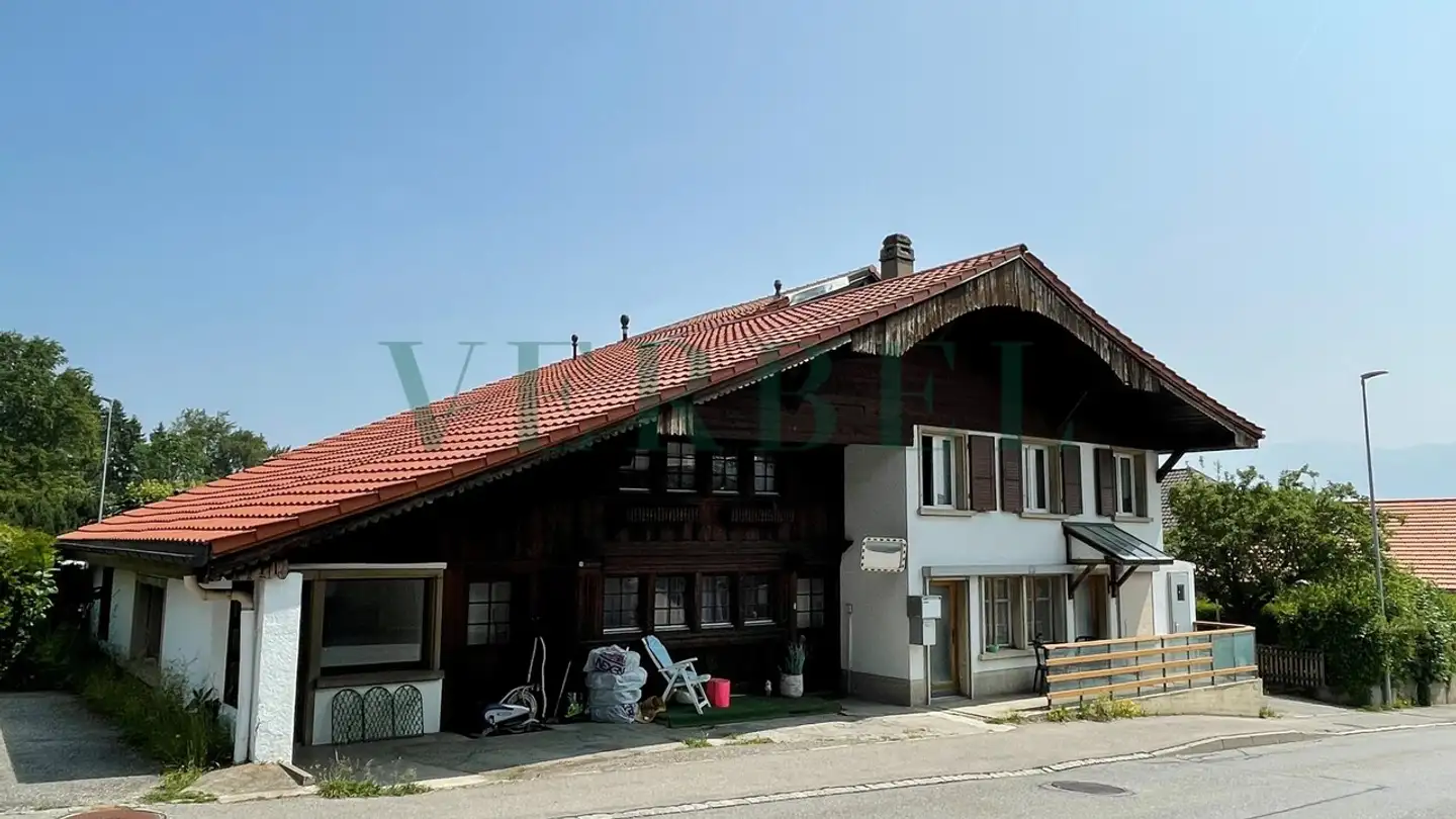 Residential building for sale - 1642 Sorens