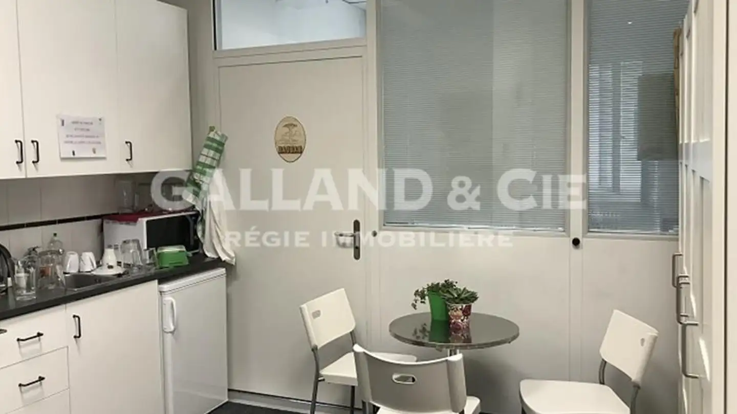 Office space for rent - Rue Du Simplon 25, 1006 Lausanne - Photo 2