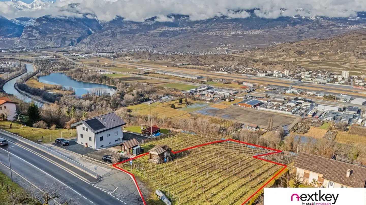 Constructible plot for sale - 1991 Salins