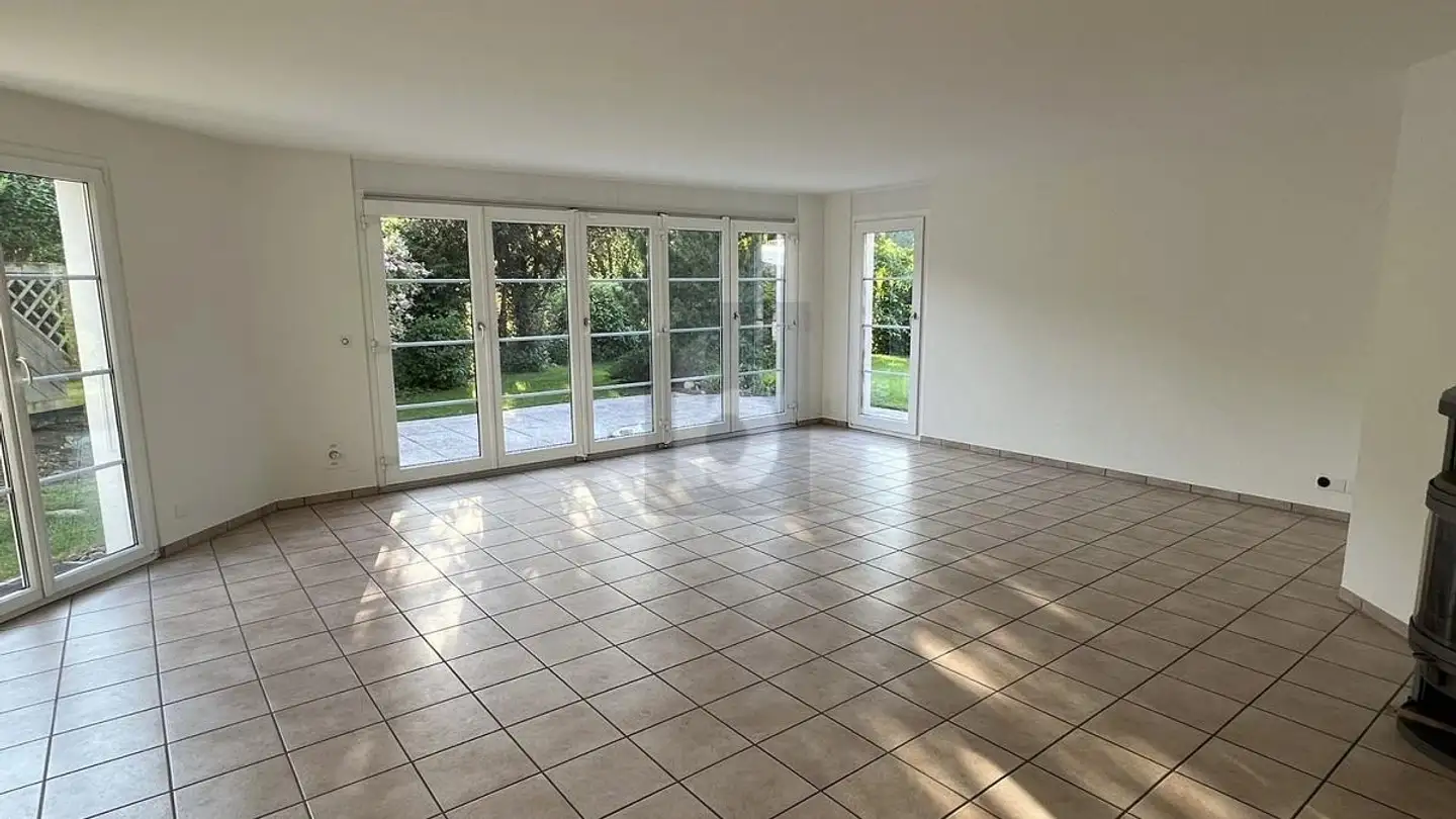 Cave house for rent - 4421 St. Pantaleon - Photo 2