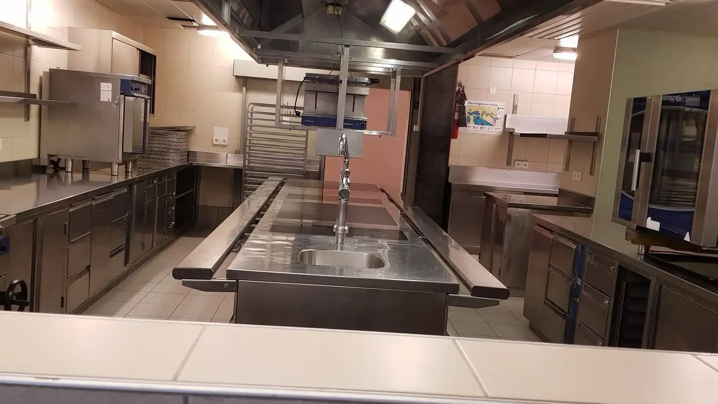 Ristorante in affitto - Boulevard De Pérolles 18a, 1700 Fribourg - Photo 3