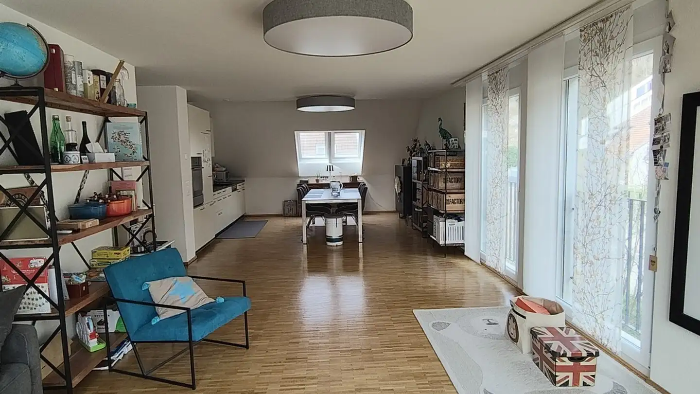 Appartement à louer - 8143 Stallikon