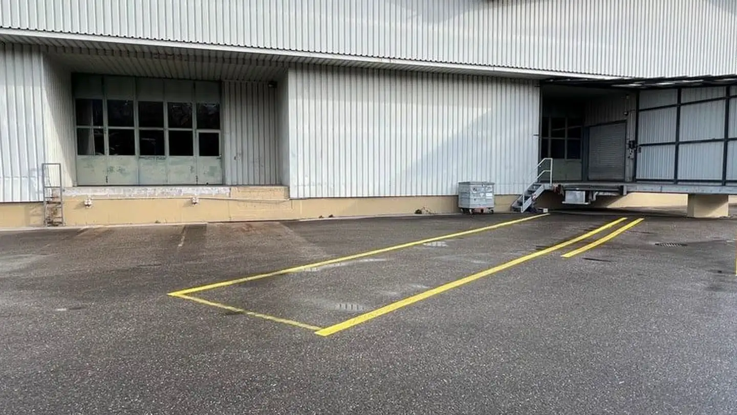 Commercial for rent - St. Gallerstrasse 86, 8853 Lachen SZ