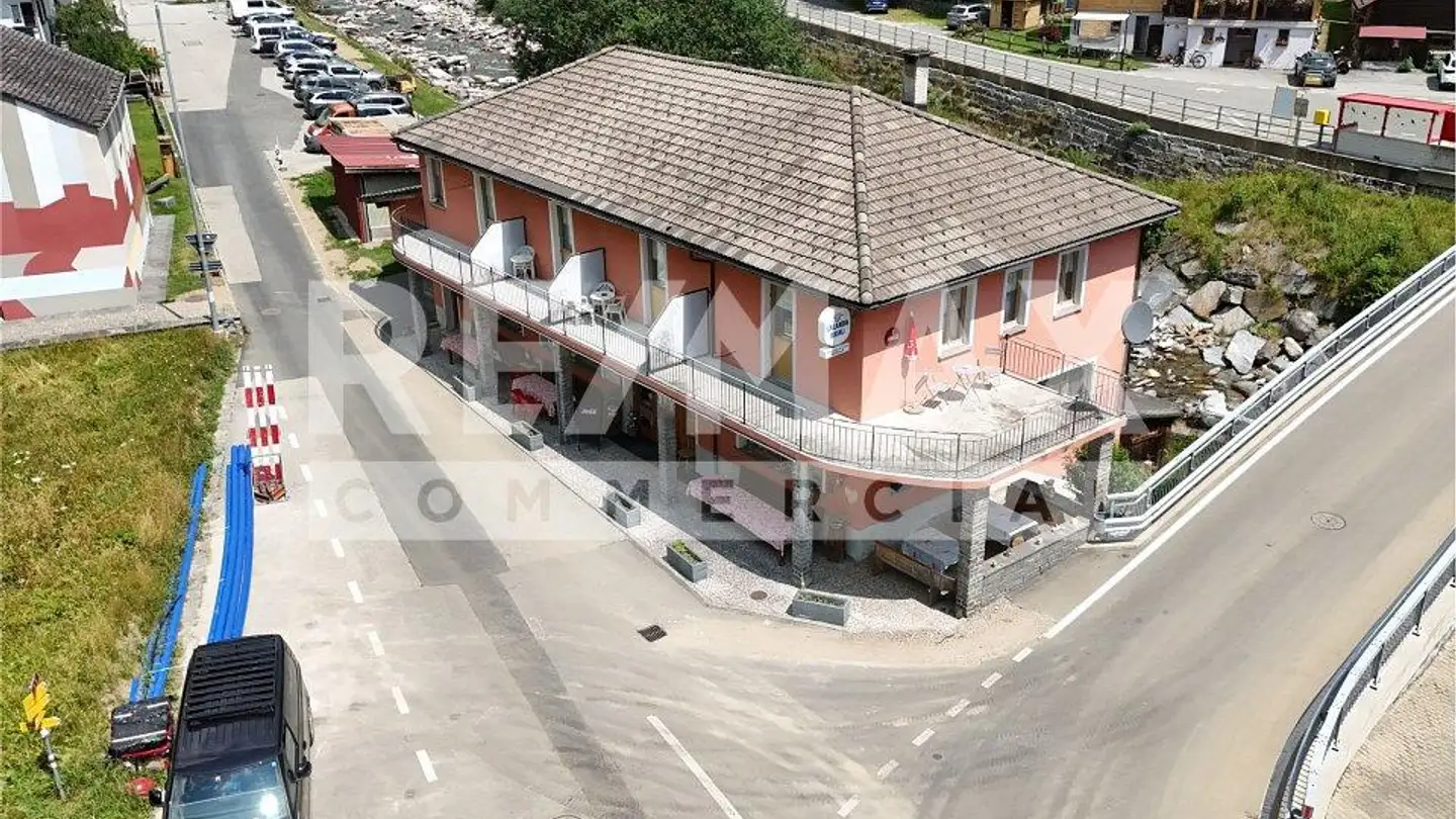 Hôtel à vendre - Rossa, 6548 Rossa