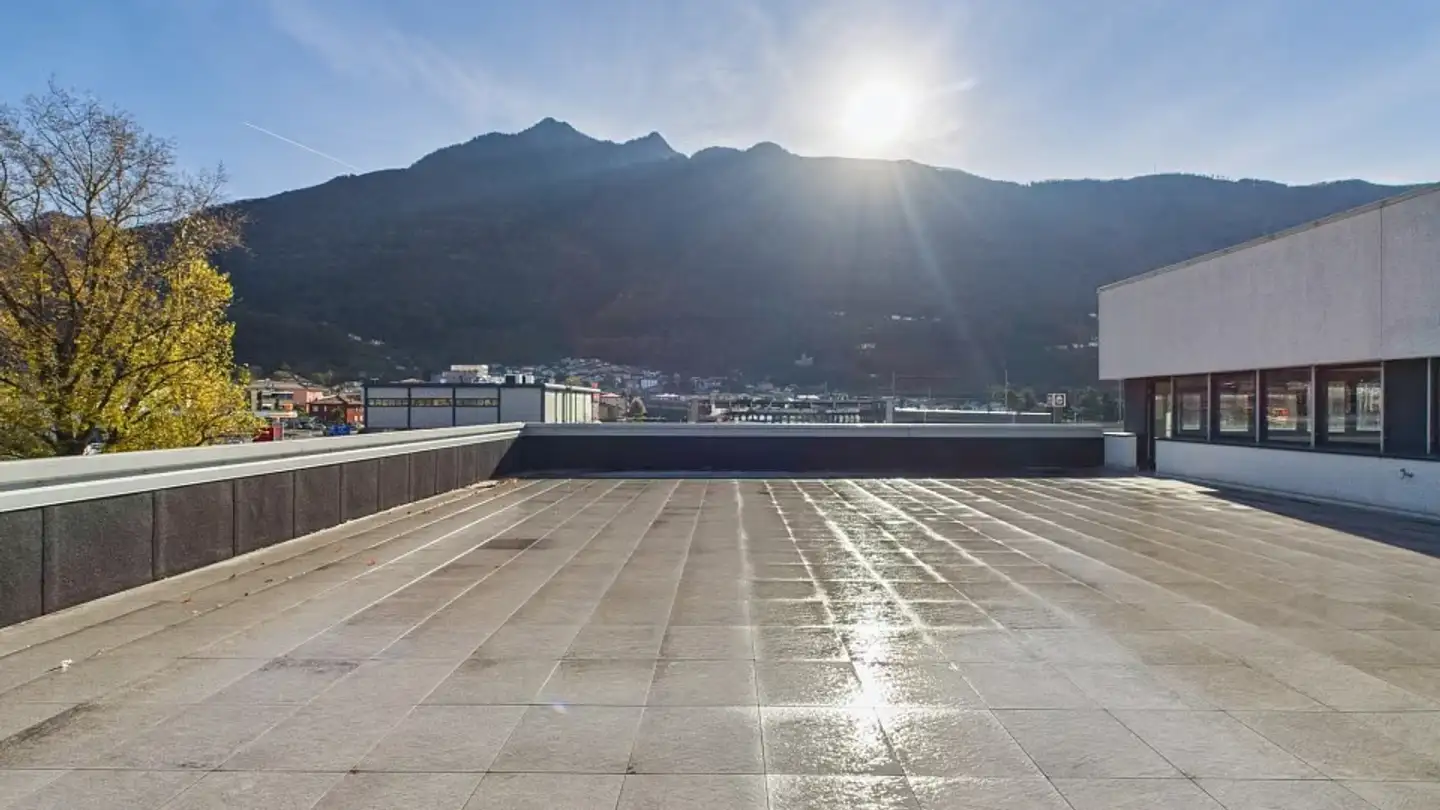 Commercial for sale - 6512 Giubiasco
