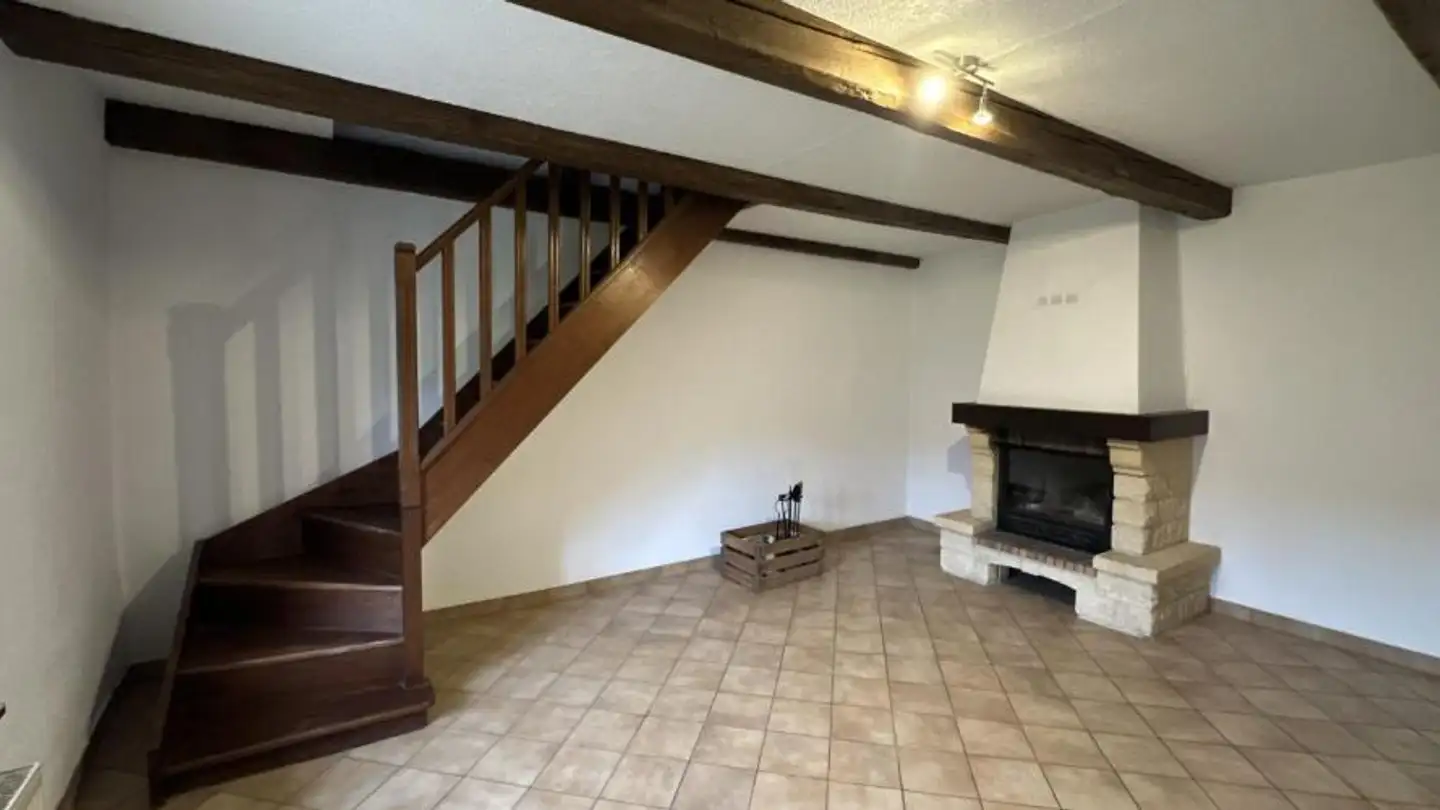 Mixed-use building for sale - 2906 Chevenez - Photo 3