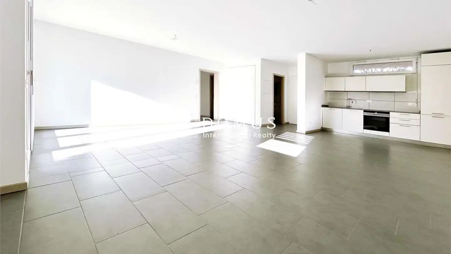Appartement à louer - Via Luvee 11, 6855 Stabio