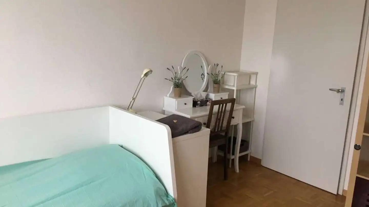 Chambre à louer - Rue De La Léchère, 1630 Bulle - Photo 2