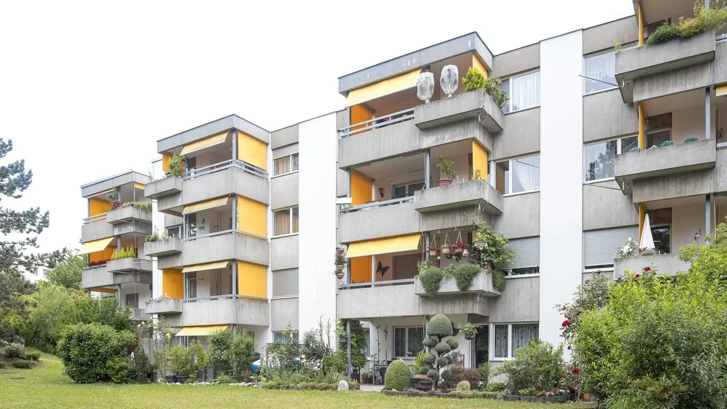 Place de parking extérieure à louer - Im Gwidem 15, 4147 Aesch BL