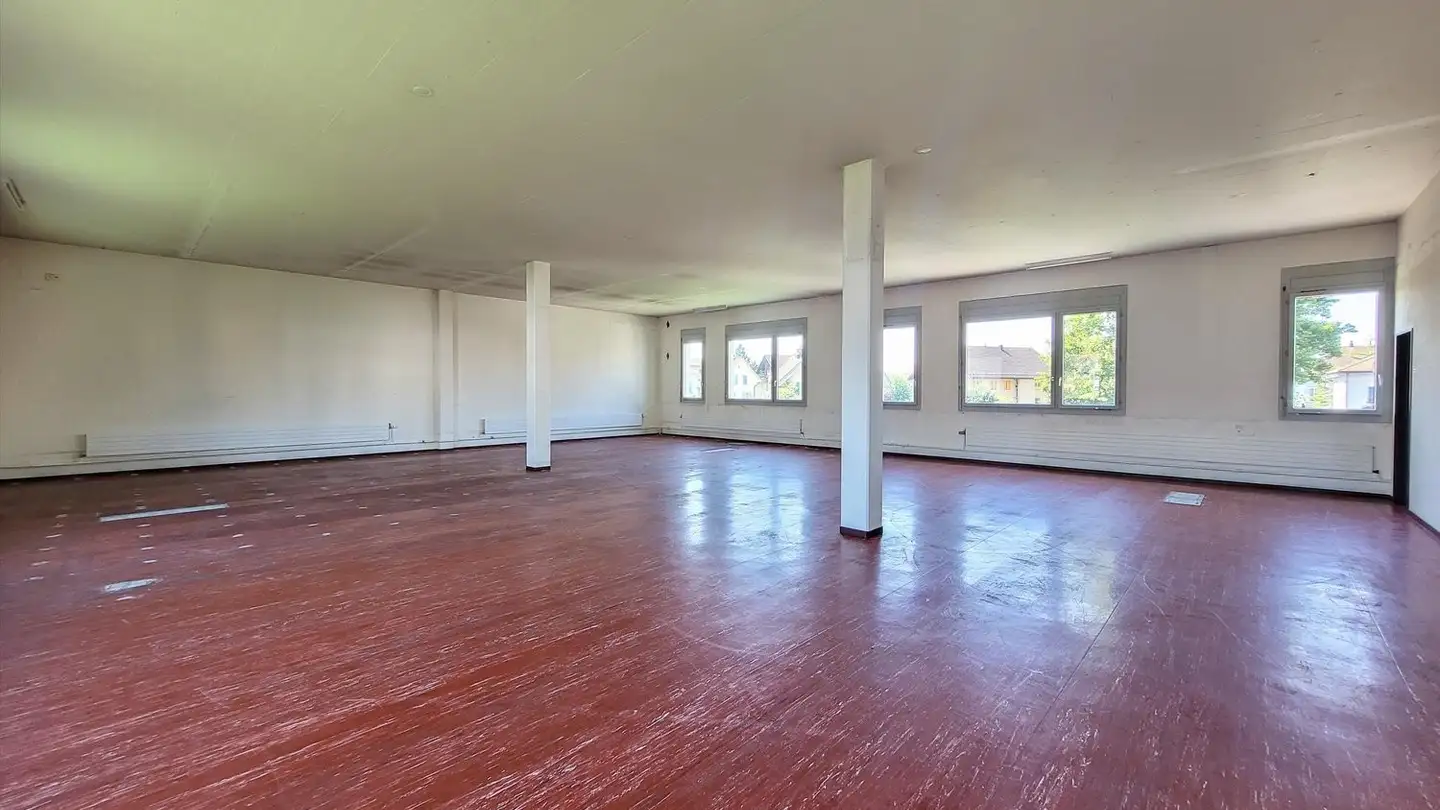Gewerbe mieten - Alte Zihlstrasse 4, 8340 Hinwil - Foto 2