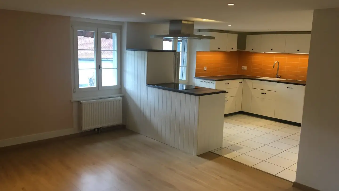 Wohnung mieten - Chemin Des Râpes, 1791 Courtaman - Foto 4