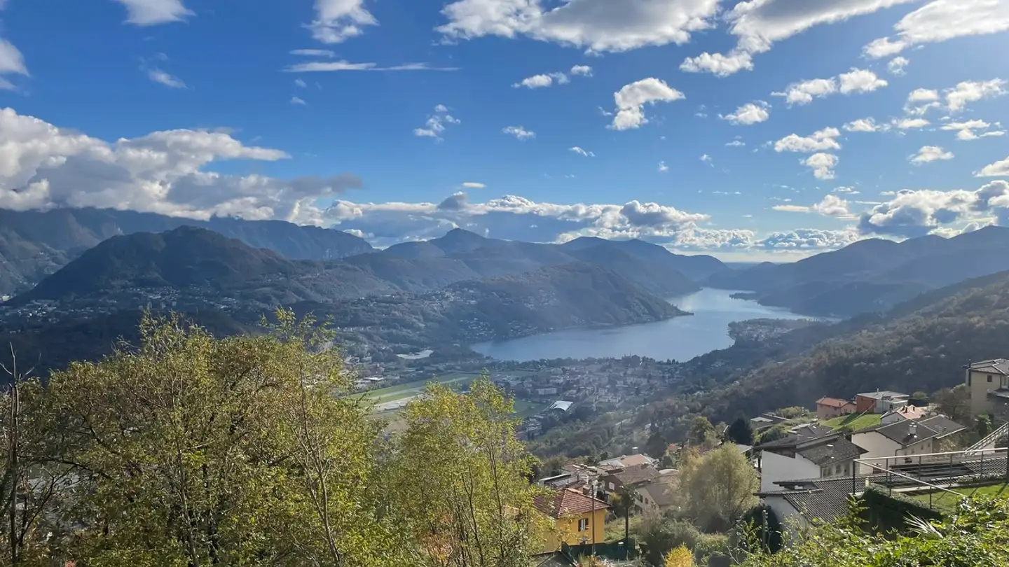 Constructible plot for sale - 6936 Cademario