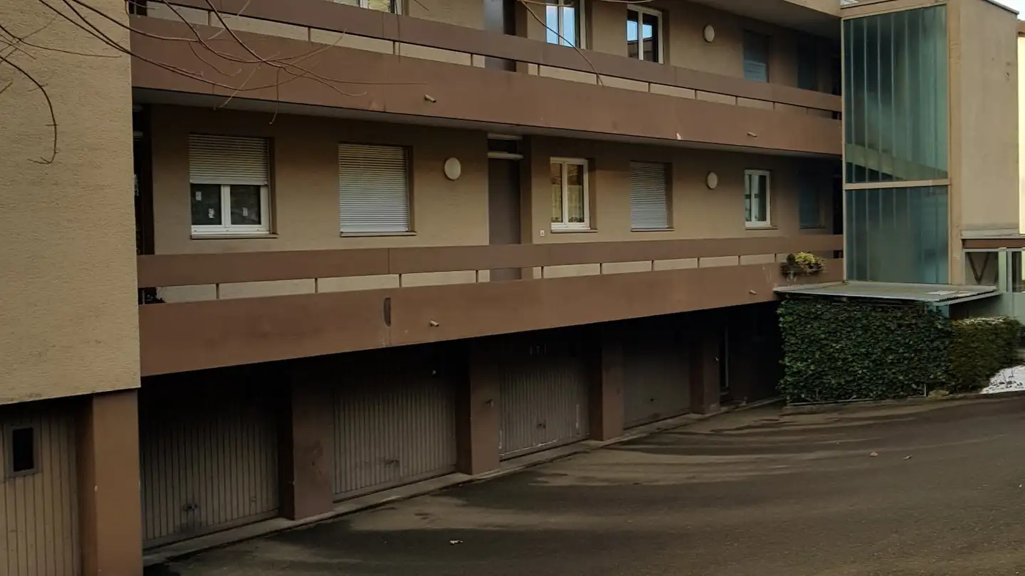 Double garage for rent - Obere Mattstrasse 22, 8713 Uerikon