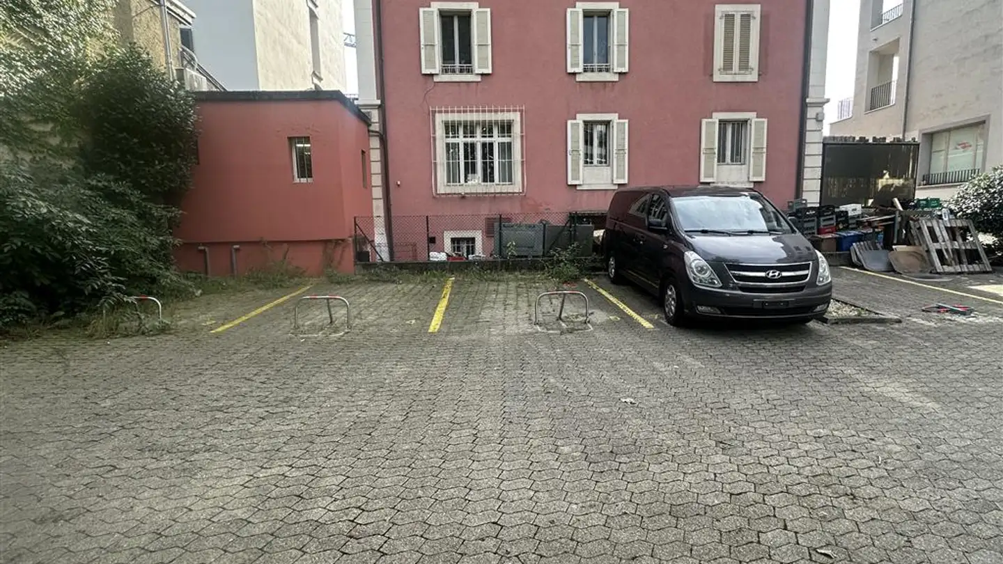 Place de parking extérieure à louer - Rue De Lausanne, 1020 Renens VD
