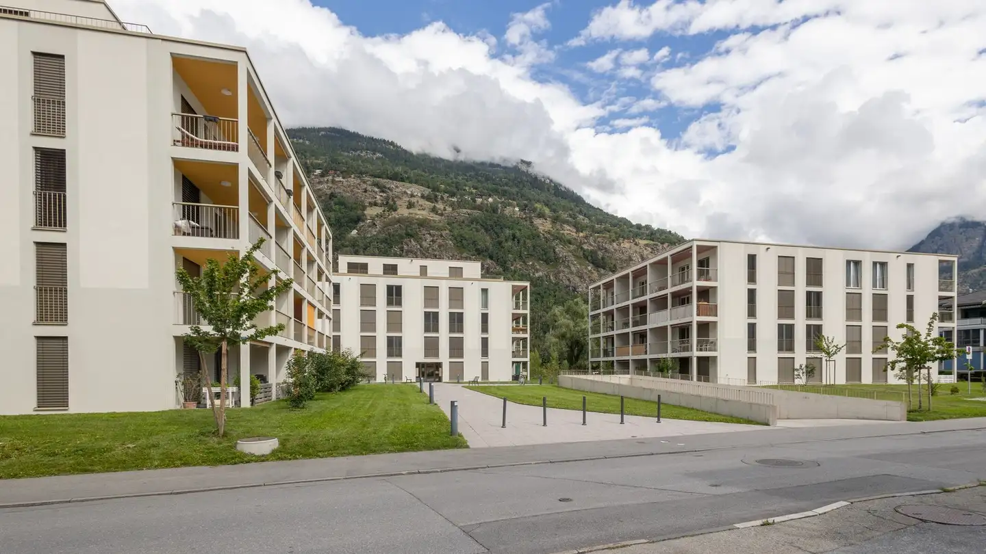 Tiefgaragenstellplatz mieten - Jesuitenweg 28, 3902 Glis